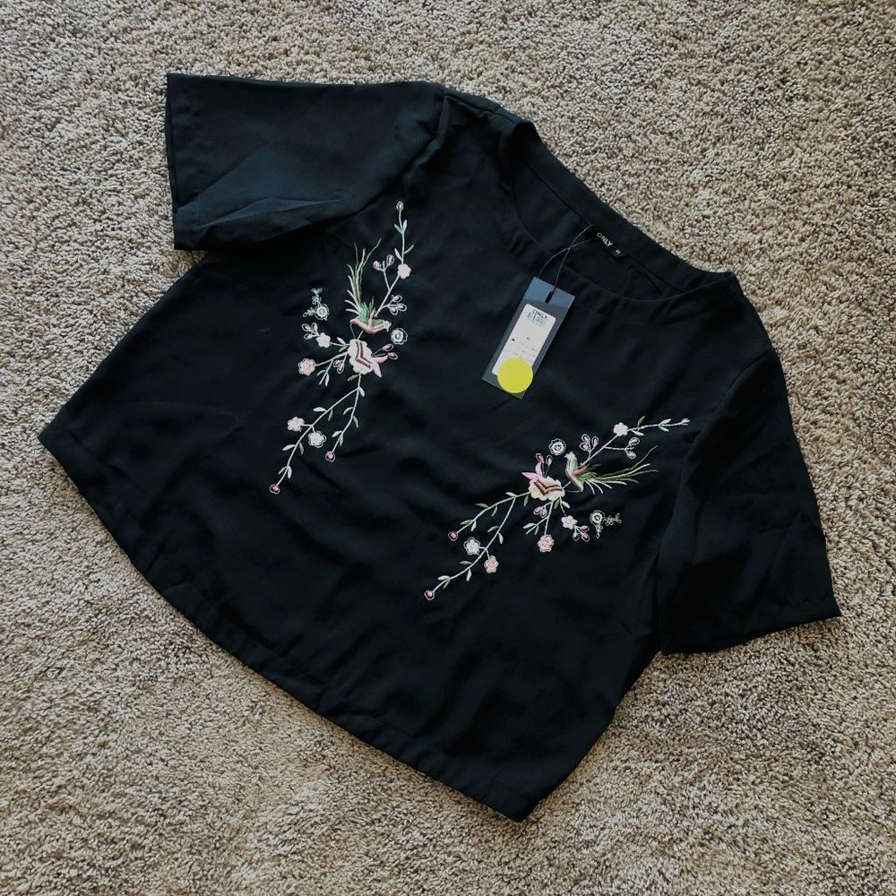 ONLY cropped top floral embroidery